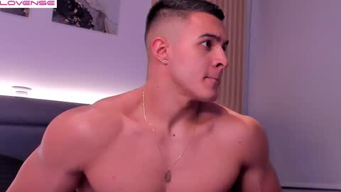 Snapshot of mason_bennet chatting on 10.29.25 Mason Bennet online show from 10.29.25