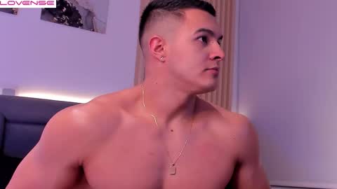 Snapshot of mason_bennet chatting on 11.29.25 Mason Bennet online show from 11.29.25