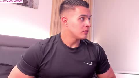 Snapshot of mason_bennet chatting on 12.17.25 Mason Bennet online show from 12.17.25