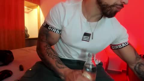 Snapshot of mason_fit chatting on 12.05.25 Mason Andre online show from 12.05.25