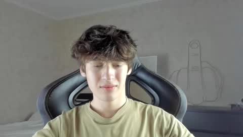 Snapshot of mason_jr chatting on 09.16.25 mason_jr online show from 09.16.25