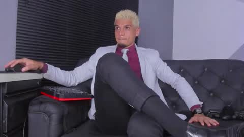 I am Massimo online show from 12.20.25