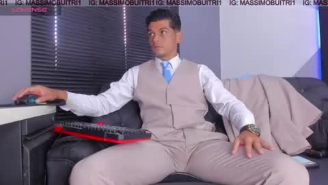 I am Massimo online show from 06.17.26