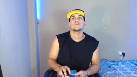 Snapshot of massimo_vidal chatting on 11.25.25 massimo_vidal online show from 11.25.25