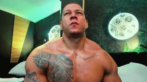 Snapshot of massimowalton2 chatting on 12.25.24 massimowalton2 online show from 12.25.24