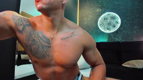 Snapshot of massimowalton2 chatting on 01.10.25 massimowalton2 online show from 01.10.25