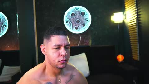 Snapshot of massimowalton2 chatting on 02.23.25 massimowalton2 online show from 02.23.25