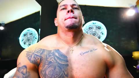 massimowalton2 online show from 11.15.25