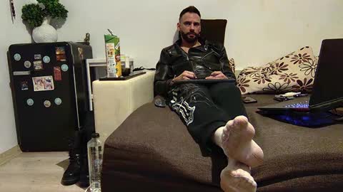 Snapshot of master_roberto333 chatting on 12.14.24 SIR online show from 12.14.24