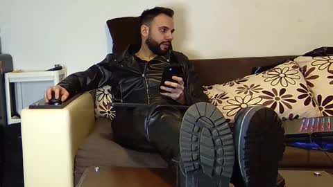 Snapshot of master_roberto333 chatting on 01.29.25 SIR online show from 01.29.25