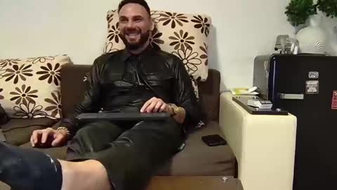 Snapshot of master_roberto333 chatting on 02.10.25 SIR online show from 02.10.25