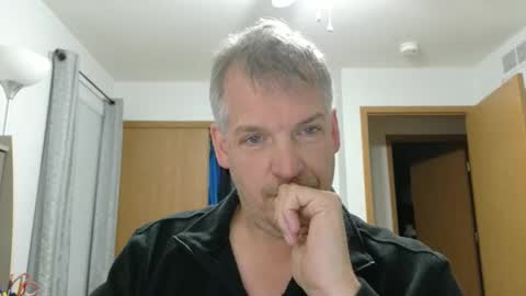 Snapshot of master_thorn chatting on 11.17.25 Master Thorn online show from 11.17.25