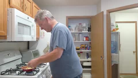 Snapshot of master_thorn chatting on 11.22.25 Master Thorn online show from 11.22.25