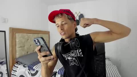 Snapshot of masteralda09 chatting on 10.11.25 Alpha junior online show from 10.11.25