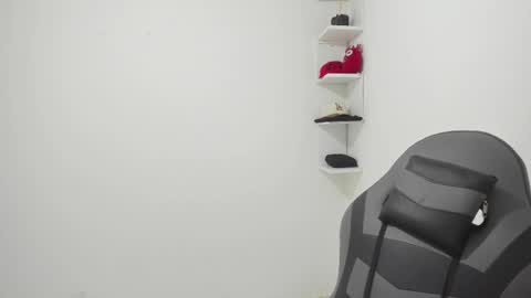 Snapshot of masteralda09 chatting on 11.05.25 Alpha junior online show from 11.05.25