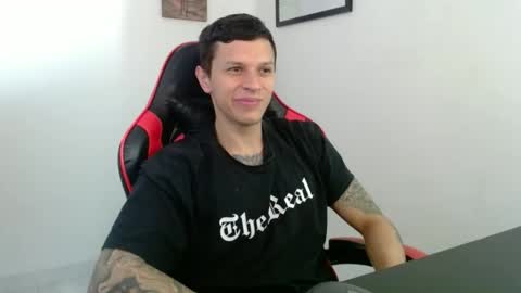 Snapshot of masterdave7 chatting on 11.13.25 Dave online show from 11.13.25