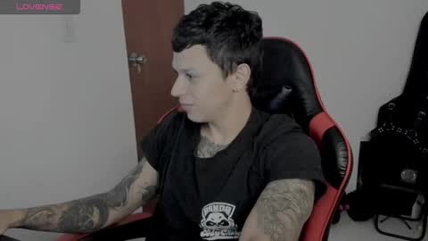 Snapshot of masterdave7 chatting on 11.21.25 Dave online show from 11.21.25