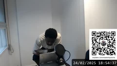 Snapshot of masterdomfuck chatting on 02.24.25 Masterdomfuck online show from 02.24.25