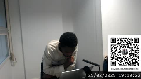 Snapshot of masterdomfuck chatting on 02.25.25 Masterdomfuck online show from 02.25.25