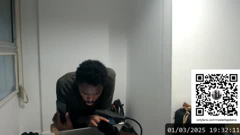 Snapshot of masterdomfuck chatting on 03.01.25 Masterdomfuck online show from 03.01.25