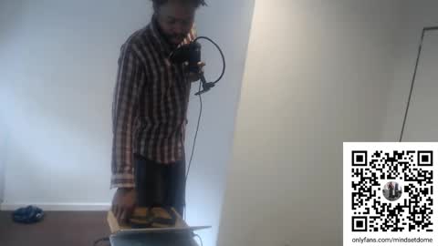 Snapshot of masterdomfuck chatting on 10.10.25 Masterdomfuck online show from 10.10.25