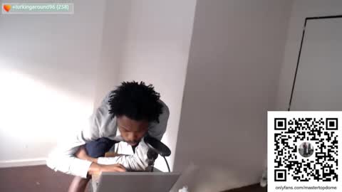 Snapshot of masterdomfuck chatting on 11.26.25 Masterdomfuck online show from 11.26.25