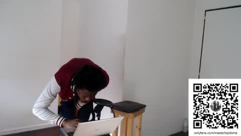 Snapshot of masterdomfuck chatting on 11.28.25 Masterdomfuck online show from 11.28.25