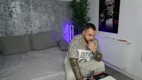 Snapshot of masterkingmuscle chatting on 01.14.26 masterkingmuscle online show from 01.14.26