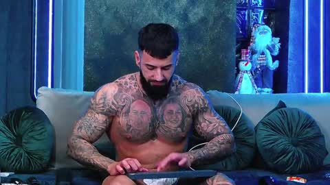 Snapshot of masterkingofmuscle chatting on 12.05.24 masterkingofmuscle online show from 12.05.24