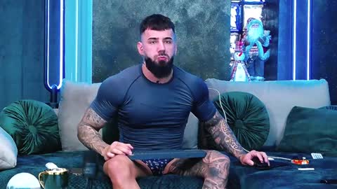 Snapshot of masterkingofmuscle chatting on 12.10.24 masterkingofmuscle online show from 12.10.24