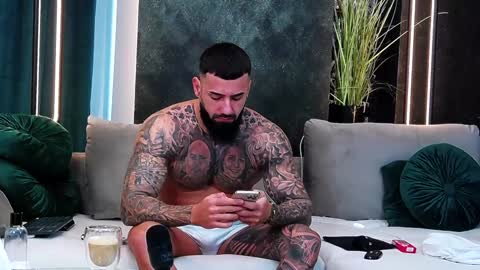 Snapshot of masterkingofmuscle chatting on 01.24.25 masterkingofmuscle online show from 01.24.25