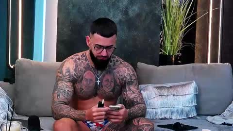 Snapshot of masterkingofmuscle chatting on 03.03.25 masterkingofmuscle online show from 03.03.25