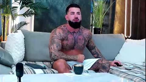 Snapshot of masterkingofmuscle chatting on 09.29.25 masterkingofmuscle online show from 09.29.25