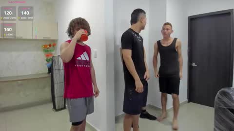 Snapshot of masters_sexx chatting on 02.19.25 Team Cris Darwin- Fernando- Stiven- David online show from 02.19.25