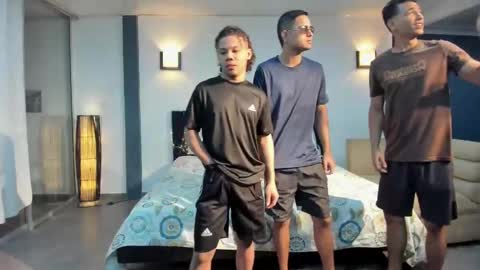 Snapshot of masters_sexx chatting on 02.23.25 Team Cris Darwin- Fernando- Stiven- David online show from 02.23.25