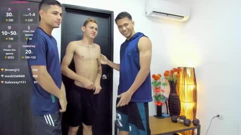 Snapshot of masters_sexx chatting on 03.07.25 Team Cris Darwin- Fernando- Stiven- David online show from 03.07.25