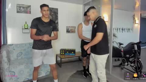 Snapshot of masters_sexx chatting on 10.19.25 Team Cris Darwin- Fernando- Stiven- David online show from 10.19.25