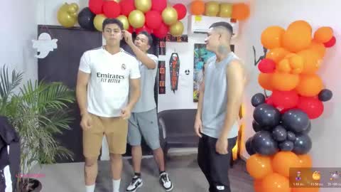 Snapshot of masters_sexx chatting on 10.23.25 Team Cris Darwin- Fernando- Stiven- David online show from 10.23.25