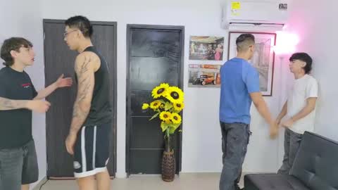 Snapshot of masters_sexx chatting on 05.28.26 Team Cris Darwin- Fernando- Stiven- David online show from 05.28.26