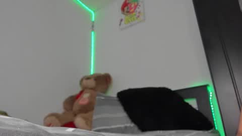 Snapshot of mateo_escobar chatting on 11.26.25 mateo_escobar online show from 11.26.25