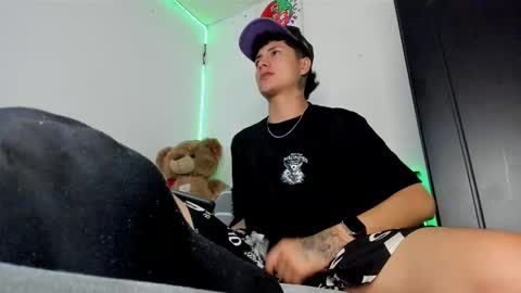 Snapshot of mateo_escobar chatting on 11.27.25 mateo_escobar online show from 11.27.25