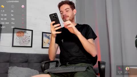 Snapshot of mateo_hunter chatting on 11.04.25 MATEO HUNTER online show from 11.04.25