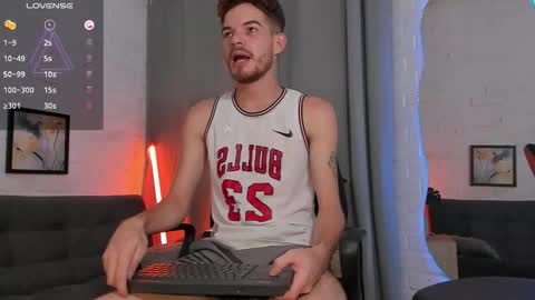 Snapshot of mateo_hunter chatting on 11.09.25 MATEO HUNTER online show from 11.09.25