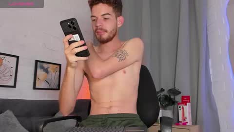 Snapshot of mateo_hunter chatting on 11.18.25 MATEO HUNTER online show from 11.18.25