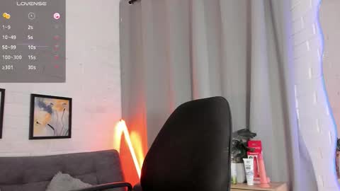 Snapshot of mateo_hunter chatting on 11.19.25 MATEO HUNTER online show from 11.19.25