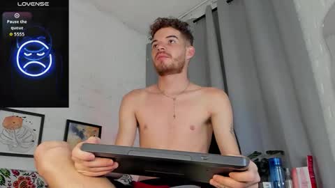 Snapshot of mateo_hunter chatting on 12.16.25 MATEO HUNTER online show from 12.16.25