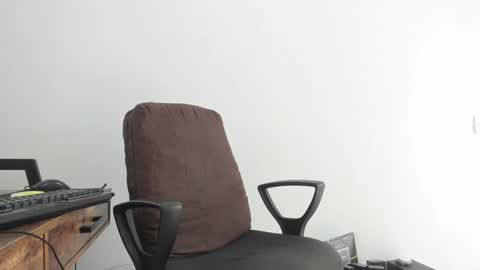 Snapshot of matheusbeard2 chatting on 01.31.25 Matheus online show from 01.31.25