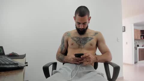 Snapshot of matheusbeard2 chatting on 09.17.25 Matheus online show from 09.17.25