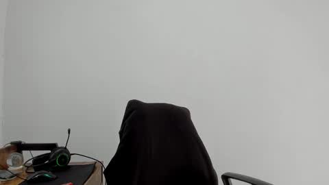 Snapshot of matheusbeard2 chatting on 11.19.25 Matheus online show from 11.19.25