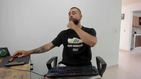 Snapshot of matheusbeard2 chatting on 11.28.25 Matheus online show from 11.28.25